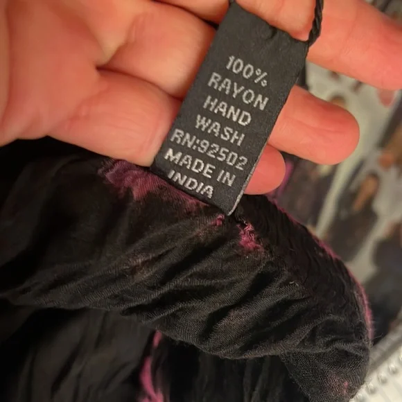 NWT.  Sacred Threads Skirt S/M in Size.  LG CL/GR01.    222666 - Picture 7 of 7